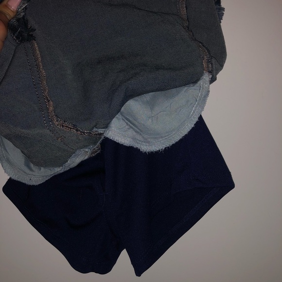 8 girls NWOT Super Cute Studded Denim jean Skort - Picture 6 of 6